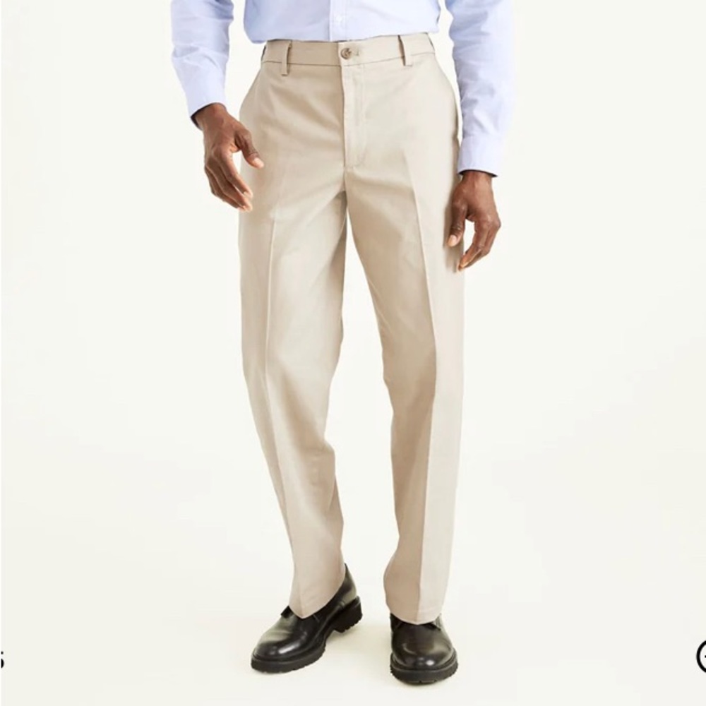DOCKERS KHAKIS CLASSIC FIT 38 x 29 TAN